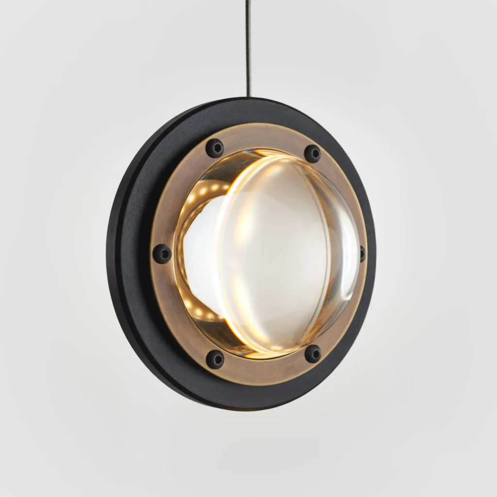 Da Vinci Infinity 1519 pendant light by Karice. Inspired by Leonardo da Vinci, symbolizing a setting sun, as 1519 is the year he passed away. Made out of antiqued genuine brass to reflect the old-age era.