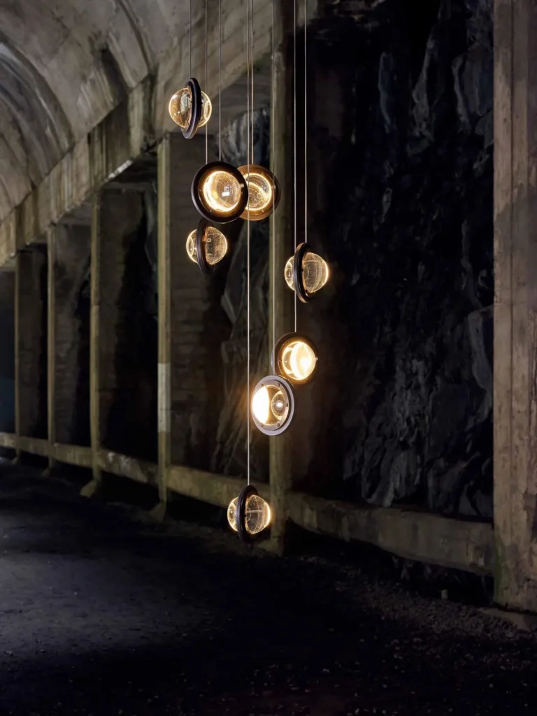 Da Vinci Infinity 1519 pendant light by Karice. Inspired by Leonardo da Vinci, symbolizing a setting sun, as 1519 is the year he passed away. Made out of antiqued genuine brass to reflect the old-age era.