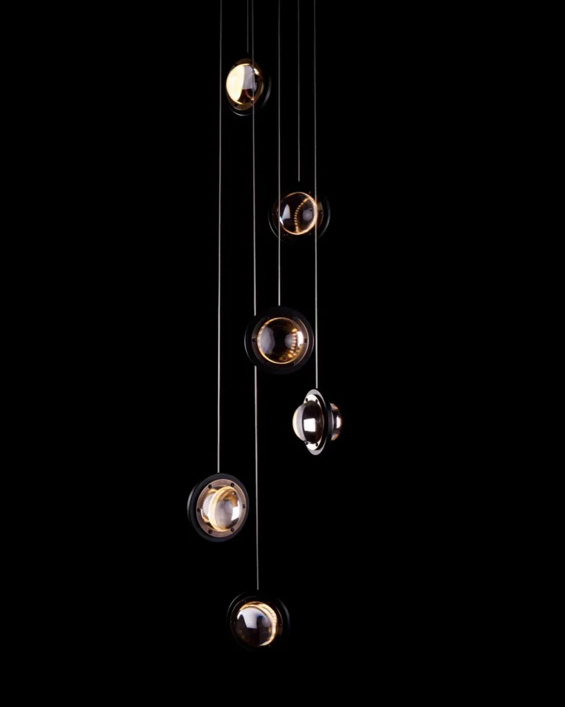 Da Vinci Infinity 1519 pendant light by Karice. Inspired by Leonardo da Vinci, symbolizing a setting sun, as 1519 is the year he passed away. Made out of antiqued genuine brass to reflect the old-age era.