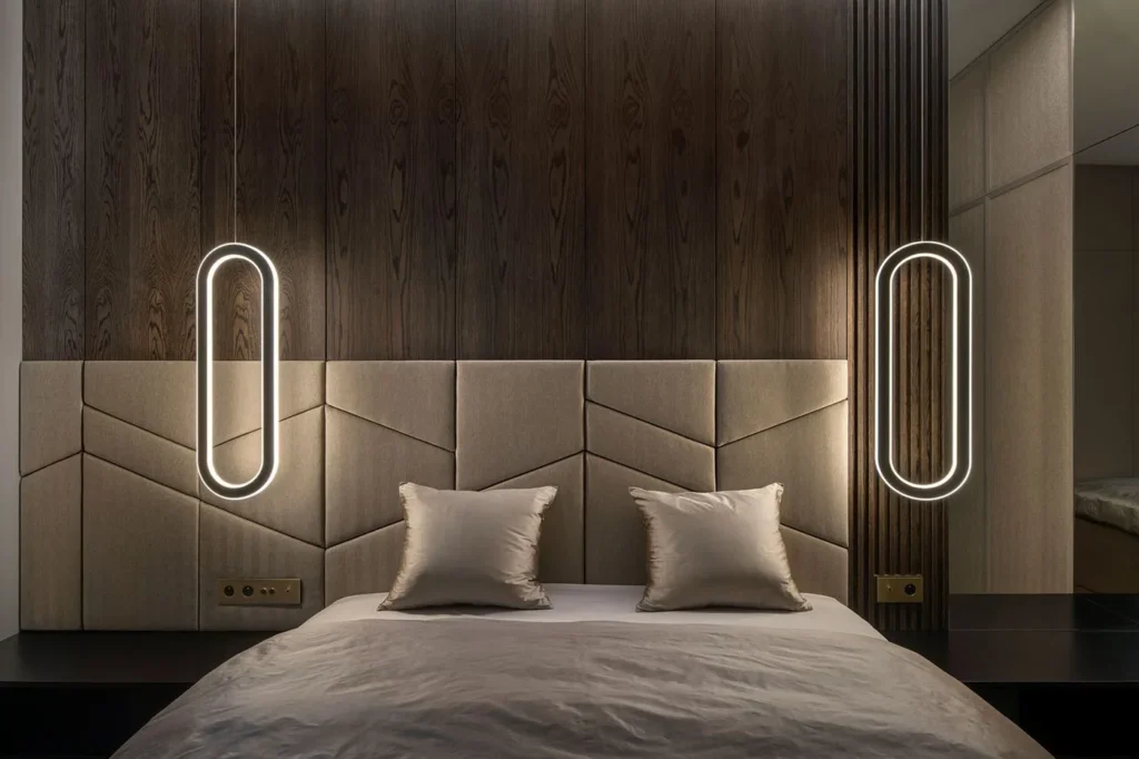 Proton LED pendant lighting fixture by Karice. Suspended oval-shaped ring made with aluminum and acrylic, with hidden fasteners and wiring.