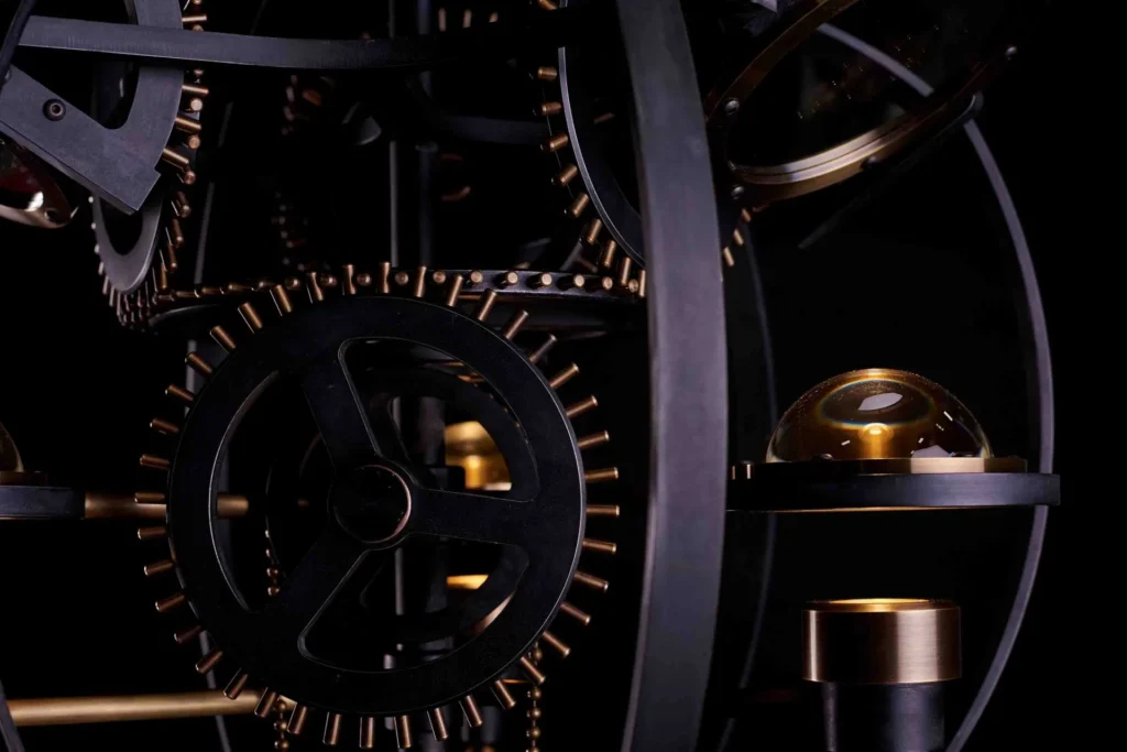 Da Vinci Leonardo 1482 sculptural light with brass gears, magnifiers, mirrors, and adjustable directional illumination. Designed and manufactured by Karice.